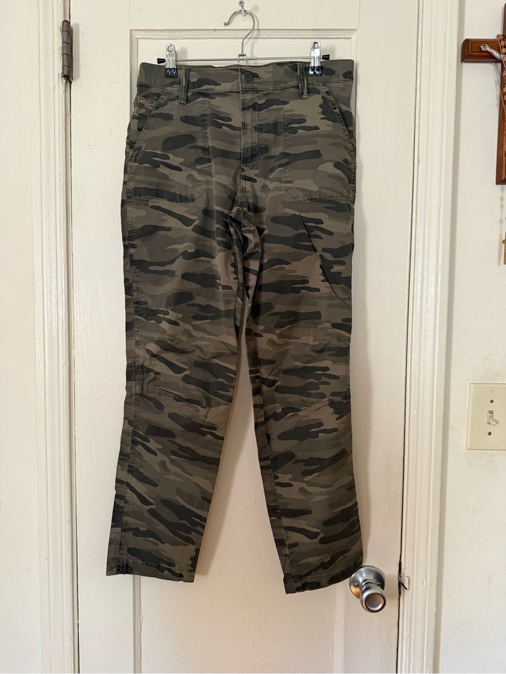Lucky Brand Women’s  Camouflage Cargo Pants - Olive/Khaki